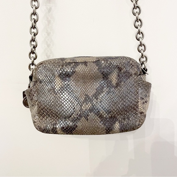 Coach Cambell Me Iridescent
Gray Leather Python F24849
Crossbody - Picture 10 of 16